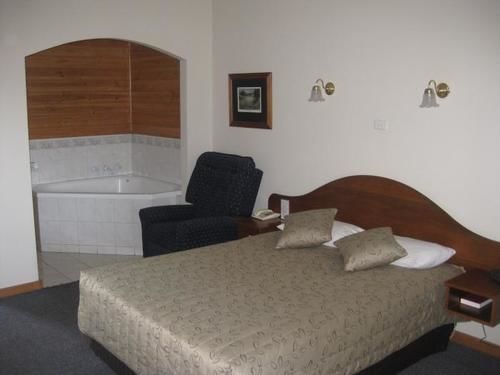 Coal Creek Motel 3*