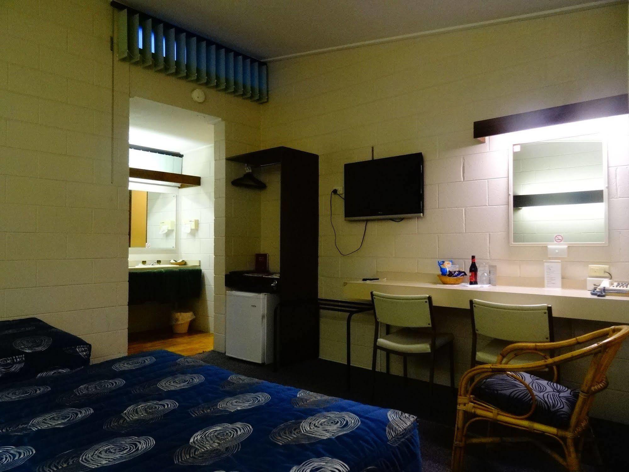Coal Creek Motel 3*