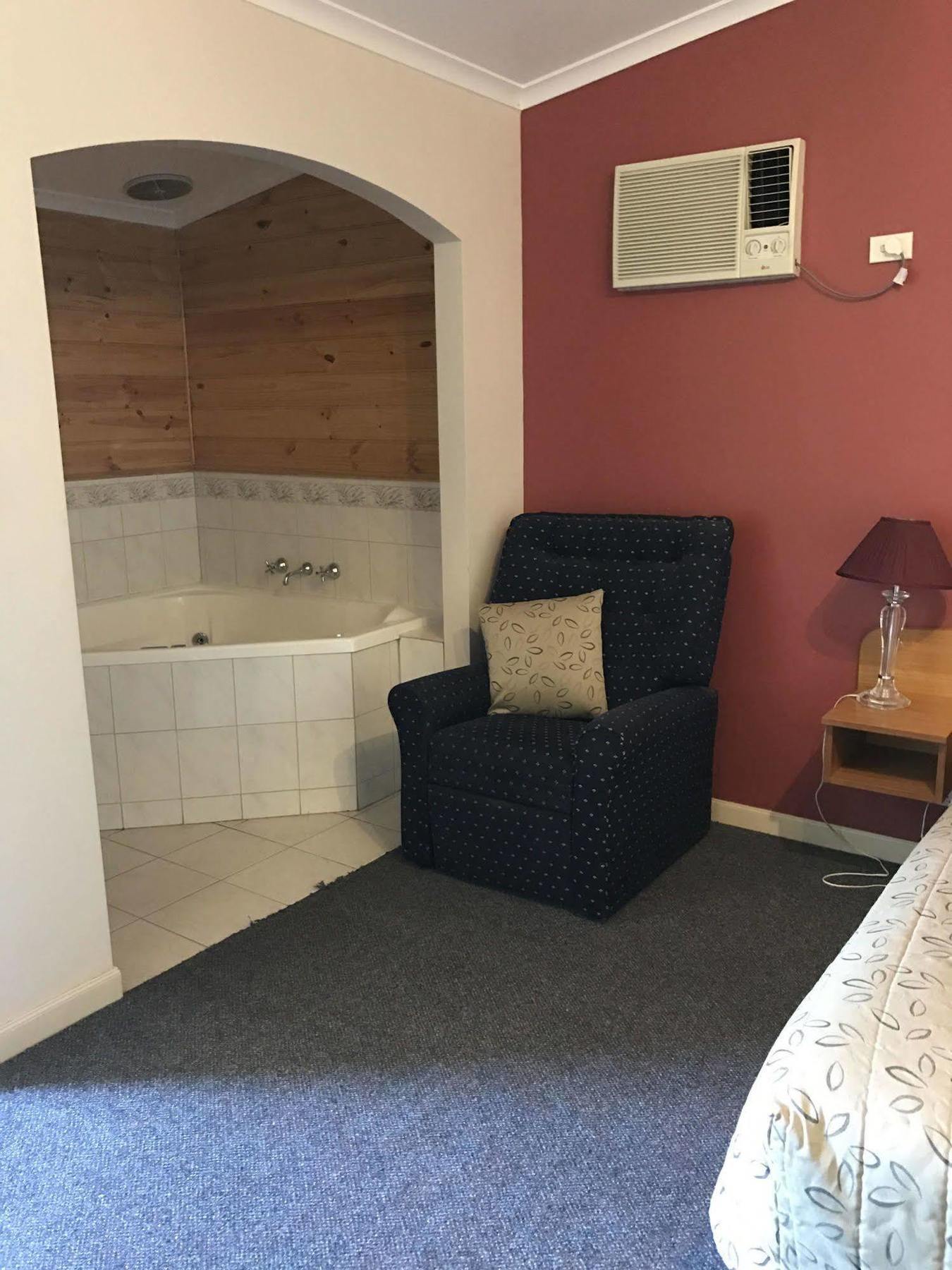 Coal Creek Motel